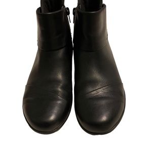 Clarks Women's Hope Track Fashion Boot size 5